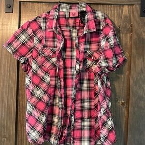 Gently used HD woman’s shirt